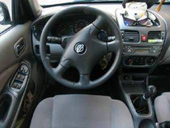 2002 Nissan Almera Photos