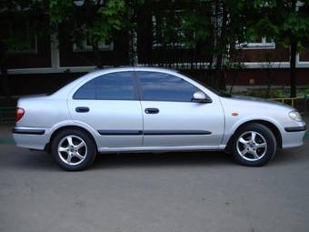 2002 Nissan Almera Photos