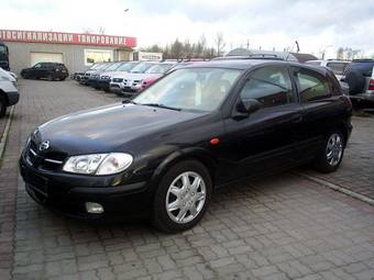 2002 Nissan Almera Images