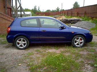 2002 Nissan Almera Images