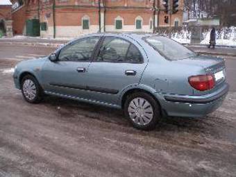 2002 Nissan Almera Pictures