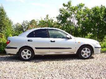 2002 Nissan Almera Photos