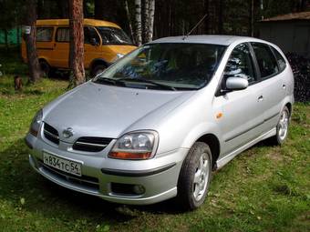 2002 Nissan Almera Pictures