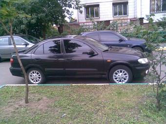 2002 Nissan Almera Pics