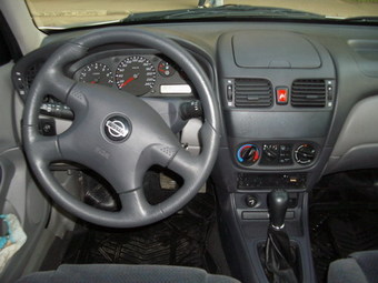 2003 Nissan Almera Pictures