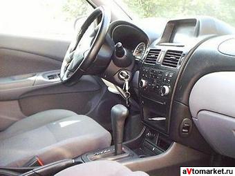 2003 Nissan Almera Images