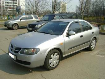 2003 Nissan Almera Pics