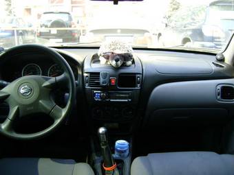 2003 Nissan Almera Photos