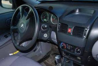 2003 Nissan Almera Pictures