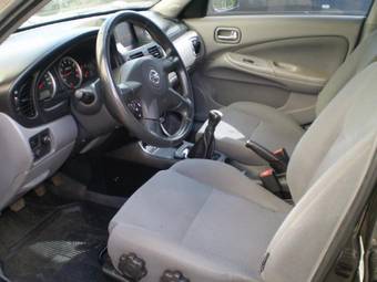 2003 Nissan Almera Pictures