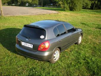 2003 Nissan Almera Photos