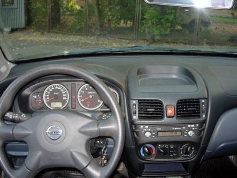 2004 Nissan Almera