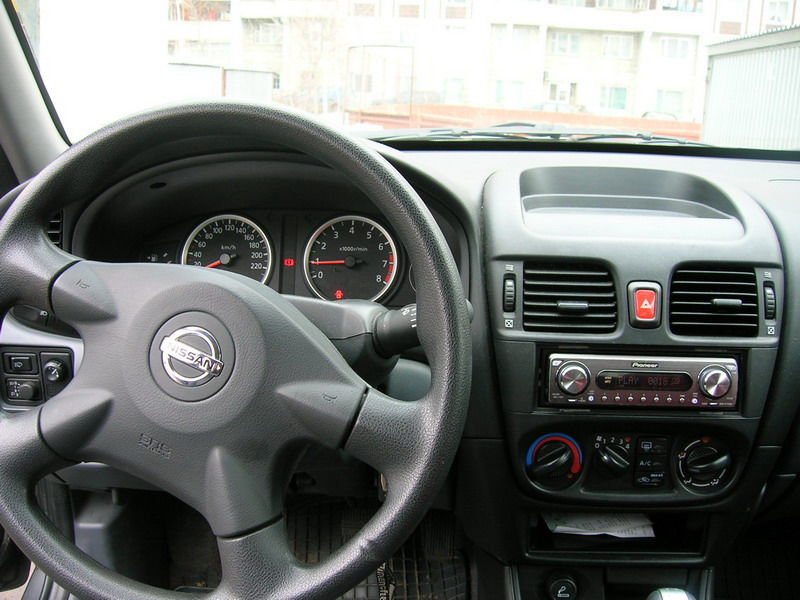 2004 Nissan Almera