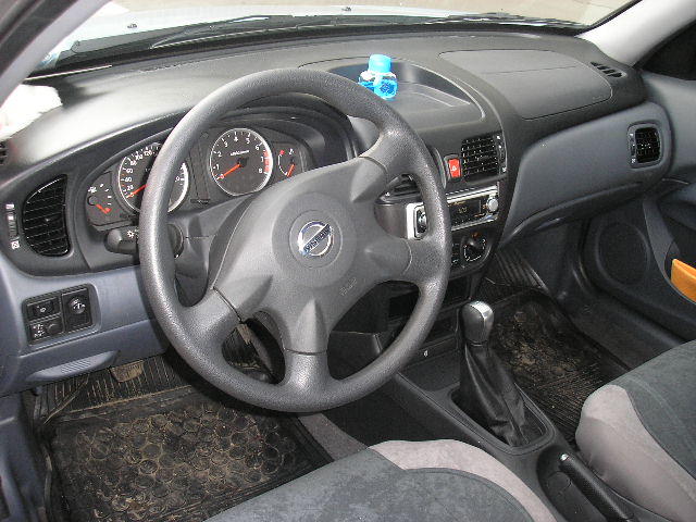 2004 Nissan Almera