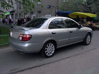 2004 Nissan Almera Pictures