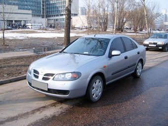 2004 Nissan Almera Pictures