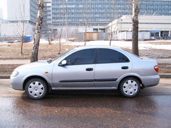 2004 Nissan Almera Photos