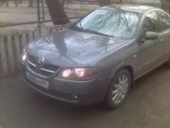 2004 Nissan Almera Pictures