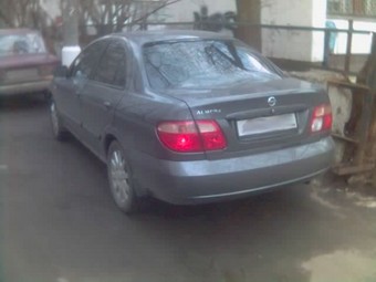 2004 Nissan Almera Photos