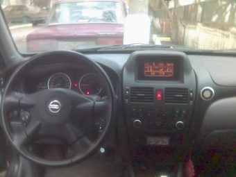 2004 Nissan Almera Photos