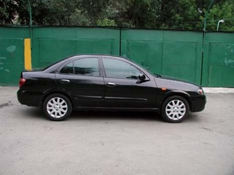 2004 Nissan Almera Photos