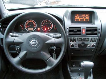 2004 Nissan Almera Pictures