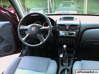 2004 Nissan Almera Images