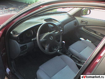 2004 Nissan Almera Pics