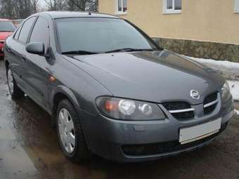 2004 Nissan Almera Pictures