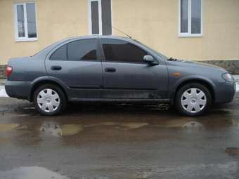 2004 Nissan Almera Photos