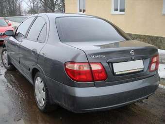 2004 Nissan Almera Pictures
