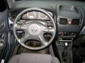 2004 Nissan Almera Photos