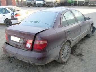 2004 Nissan Almera Photos