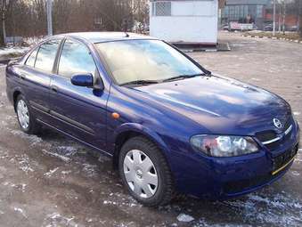 2004 Nissan Almera Pictures