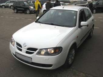 2004 Nissan Almera Pictures