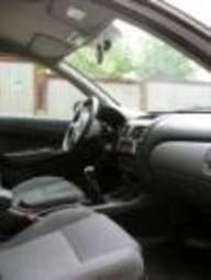 2004 Nissan Almera Pictures