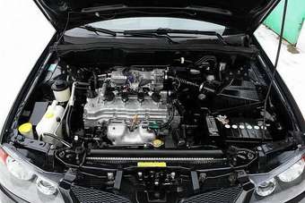 2004 Nissan Almera Photos