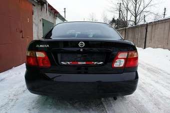 2004 Nissan Almera Pics