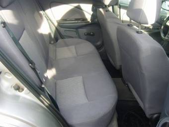 2004 Nissan Almera Pictures