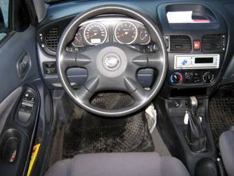 2004 Nissan Almera Photos
