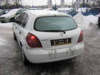2004 Nissan Almera Pictures