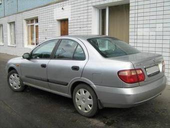 2004 Nissan Almera Pictures