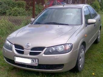2004 Nissan Almera Photos