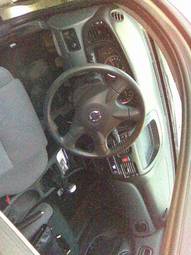 2004 Nissan Almera Photos