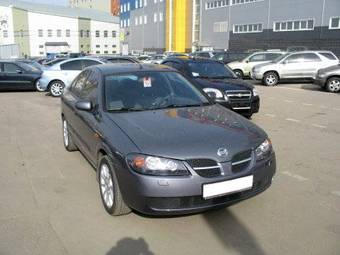 2004 Nissan Almera Pics