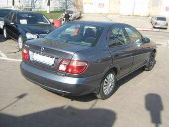 2004 Nissan Almera Pictures