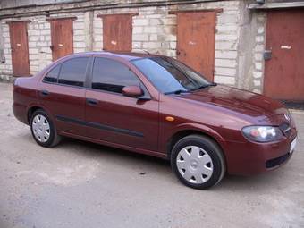 2004 Nissan Almera Pictures