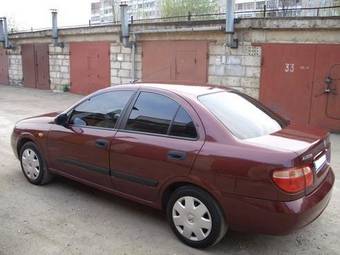 2004 Nissan Almera Photos