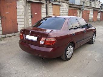 2004 Nissan Almera Pictures