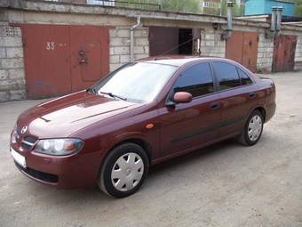 2004 Nissan Almera Photos